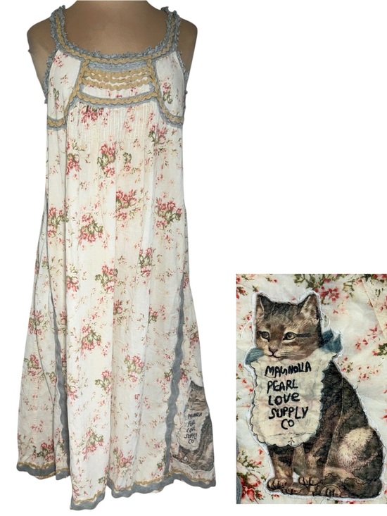 Magnolia Pearl Dresses & Skirts - Magnolia Pearl FLORAL CLEMENTINE SLIP 143 in Postcards Kitten Appliqué Dress OS
